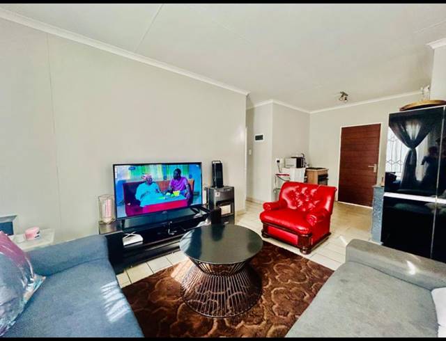 3 BEDROOM HOUSE FOR SALE IN VANDERBIJLPARK CE 3
